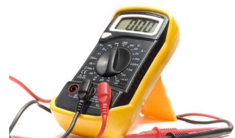 在數(shù)字萬用(yòng)表（DMM）、歐姆表、電(diàn)流表和(hé)電(diàn)壓表之間(jiān)進行(xíng)選擇